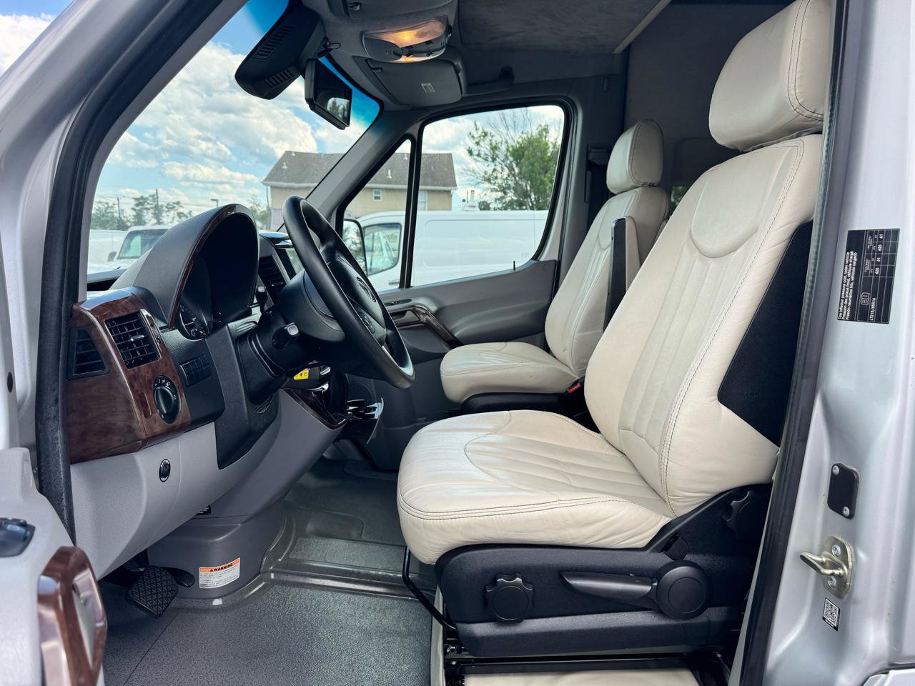 Used 2015 Mercedes-Benz Sprinter 3500 image 10
