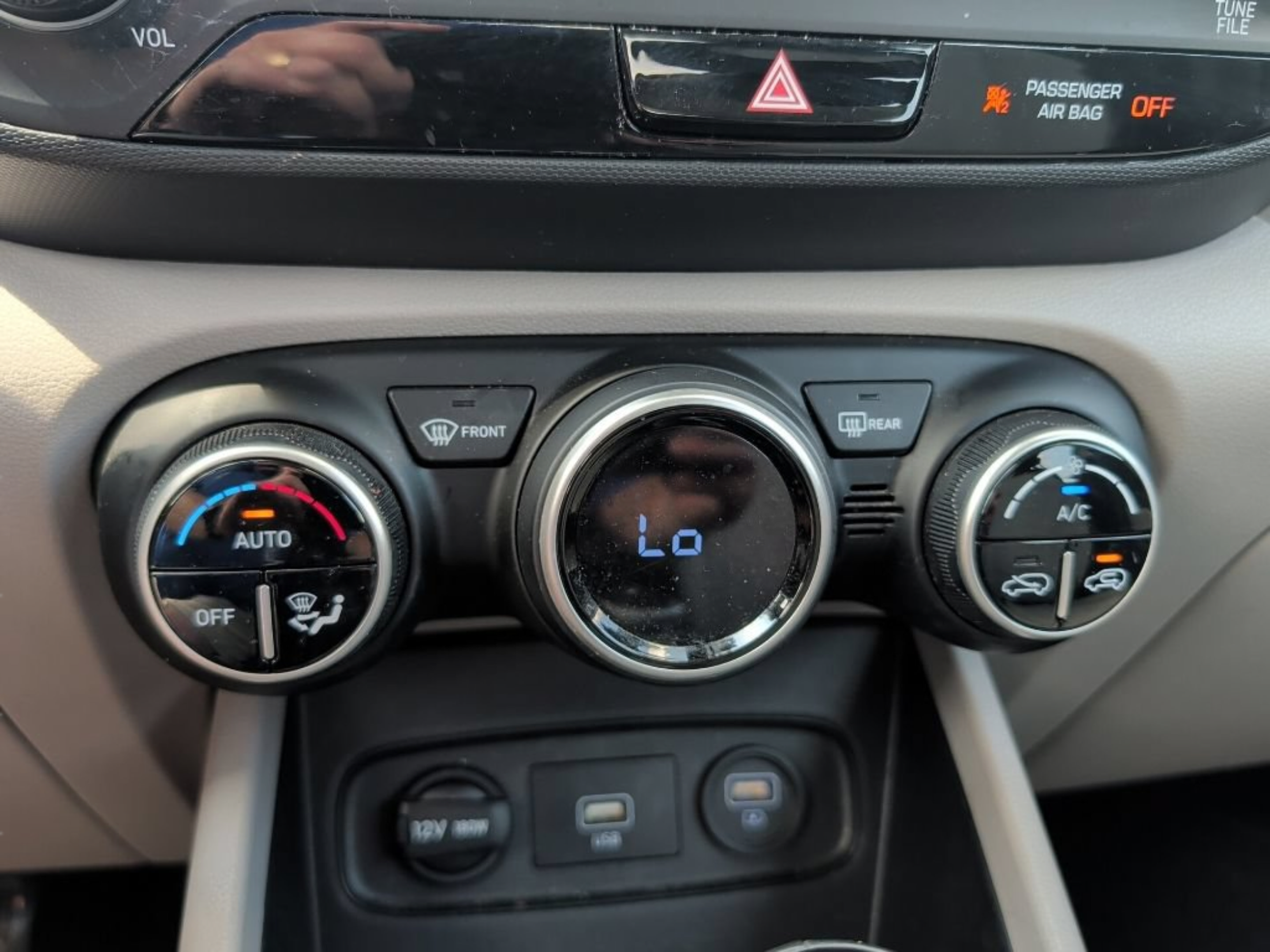 Used 2021 Hyundai Venue SEL FWD image 23