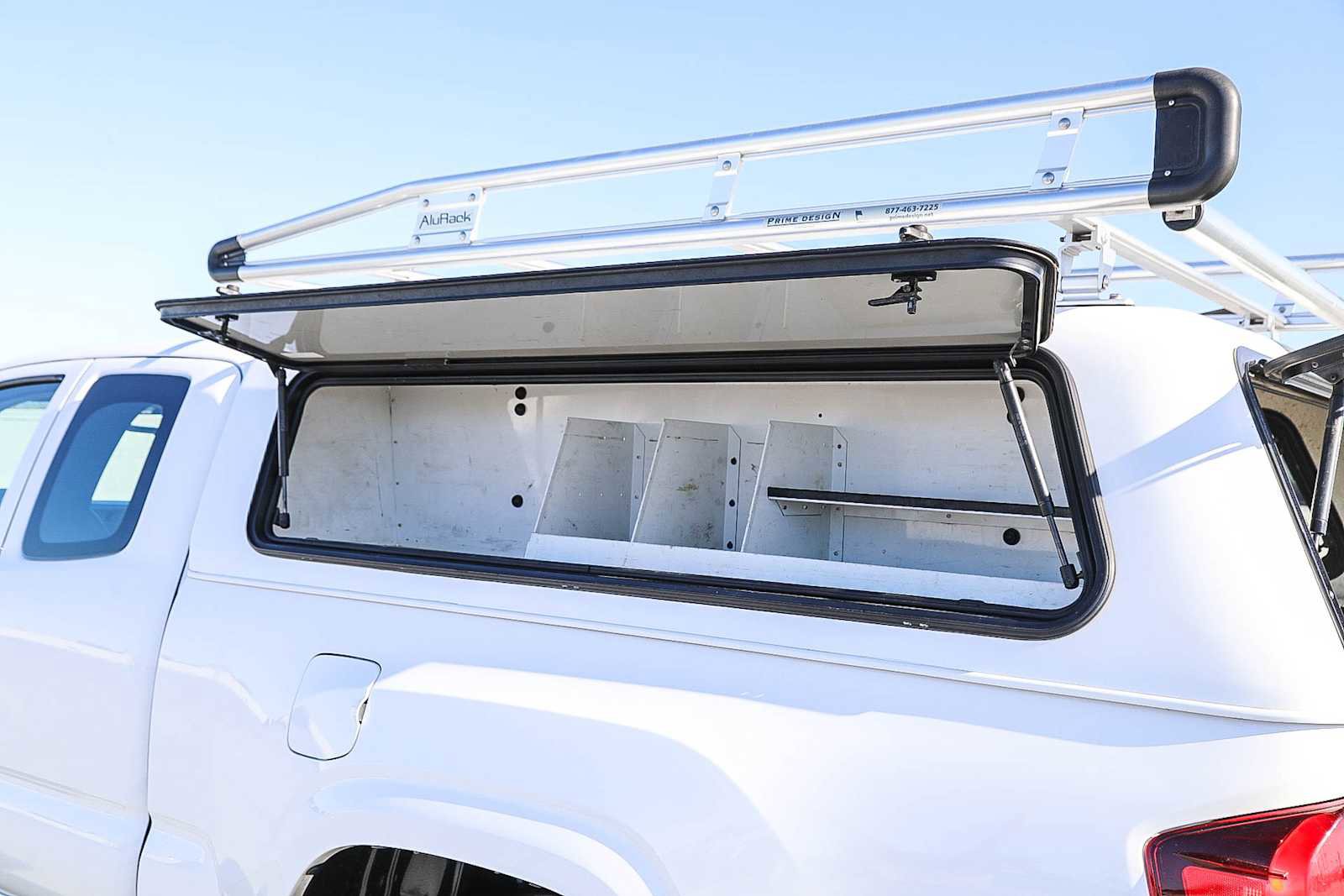 Certified 2018 Toyota Tacoma SR image 28