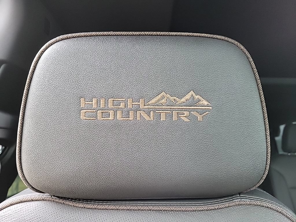 Used 2023 Chevrolet Tahoe High Country AWD/4WD image 23