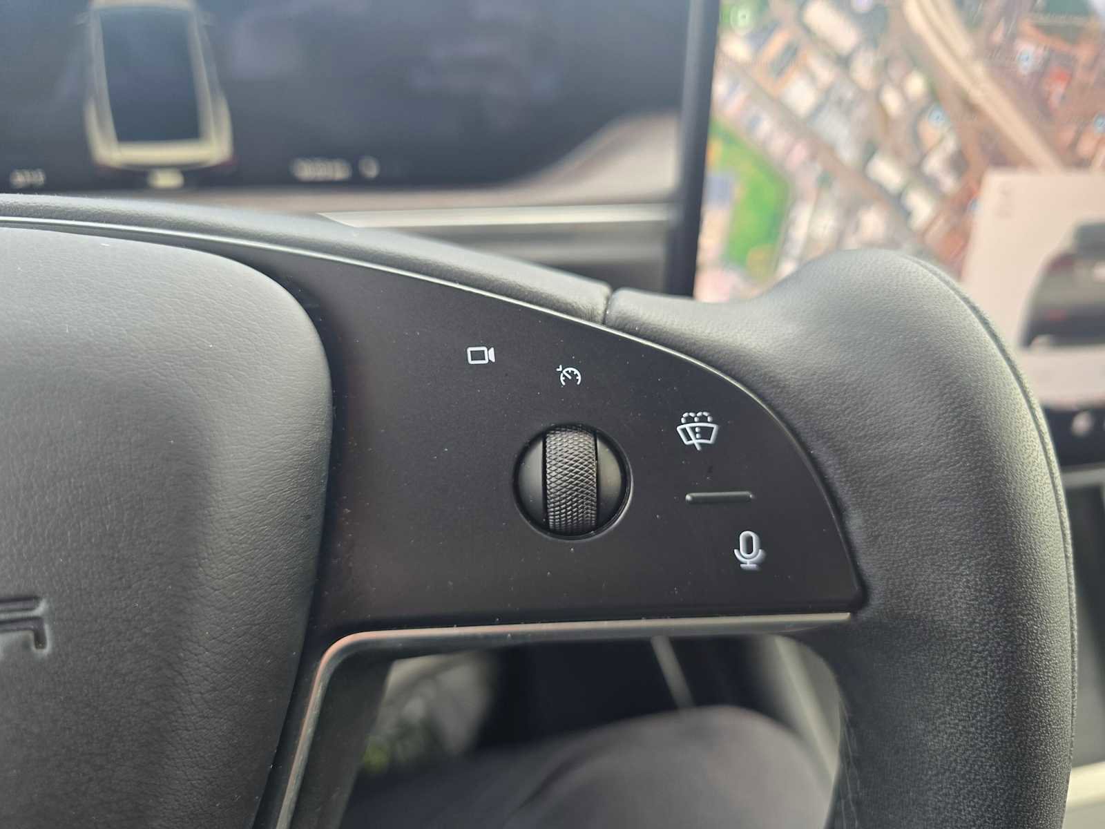 Used 2022 Tesla Model X image 32