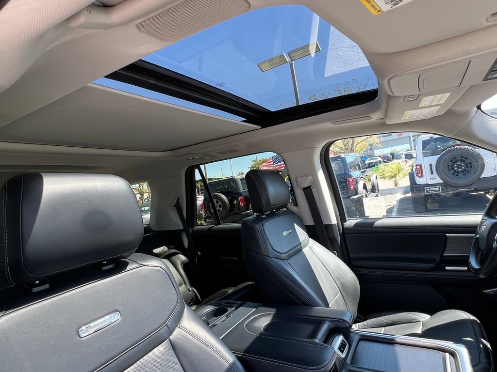 Used 2025 Ford Expedition Platinum w/ Driver's Package AWD/4WD image 19