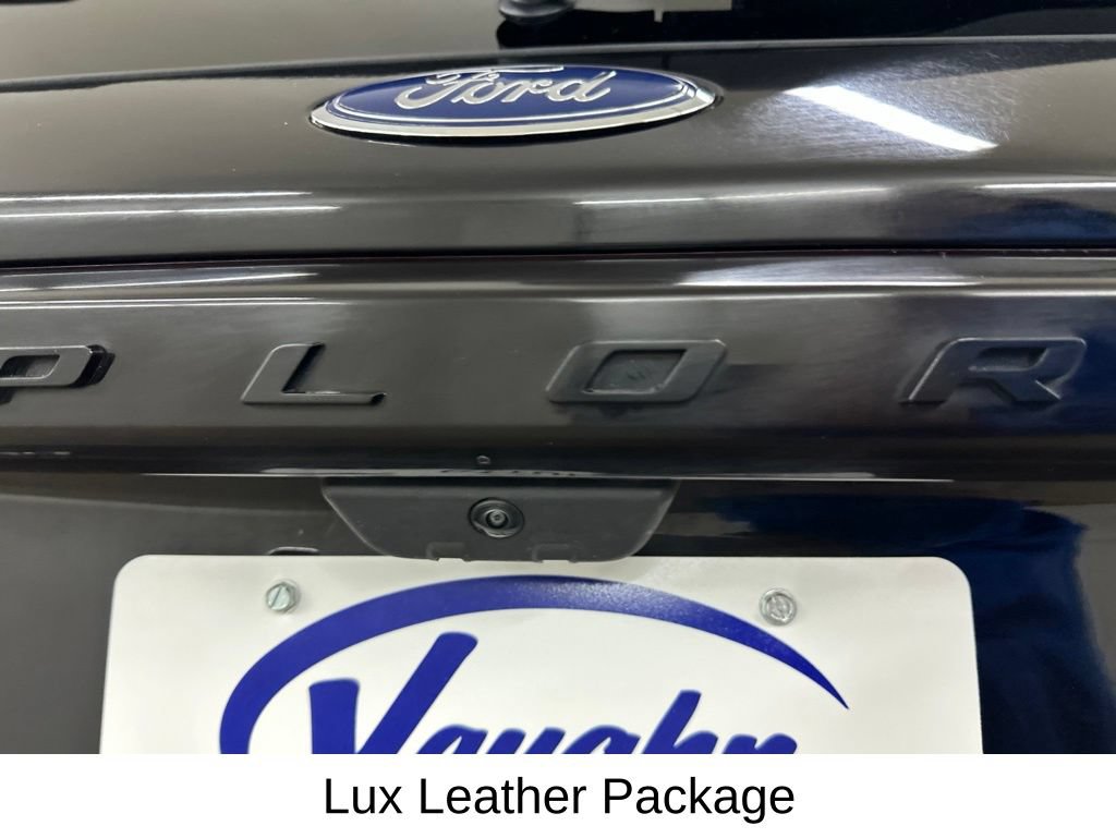 Used 2025 Ford Explorer Platinum w/ LUX Leather Package AWD/4WD image 17