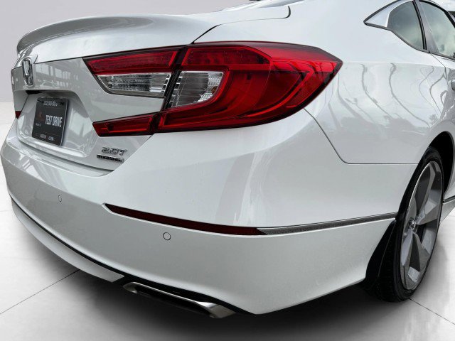 Used 2018 Honda Accord Touring image 15
