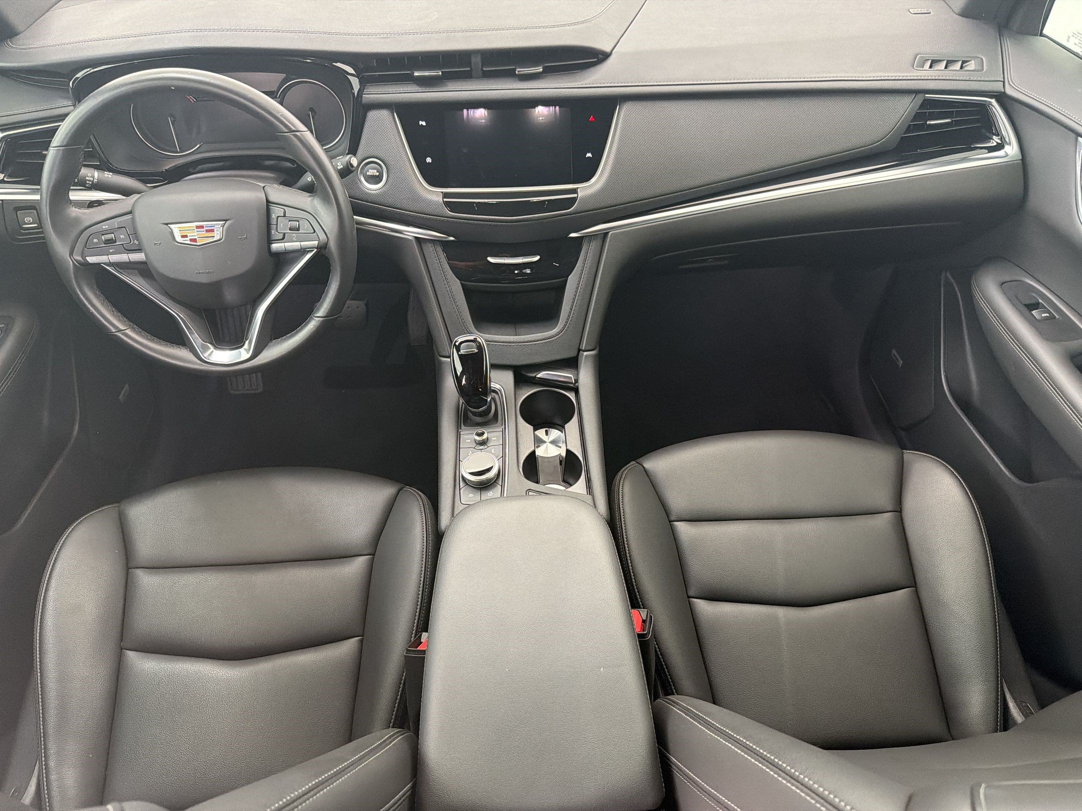 Used 2025 Cadillac XT6 Luxury FWD image 17