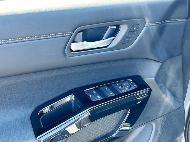 New 2026 Nissan Pathfinder Platinum w/ Accent Package FWD image 13