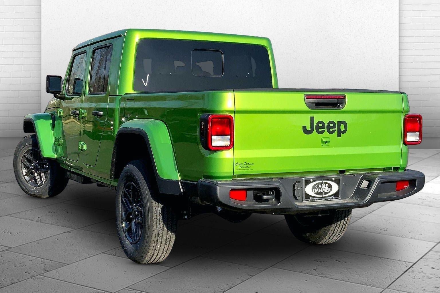 New 2026 Jeep Gladiator Sport AWD/4WD image 3