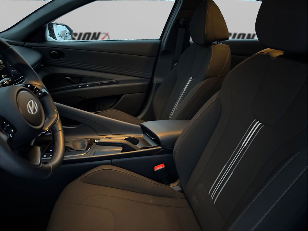 Used 2025 Hyundai Elantra Sport image 9