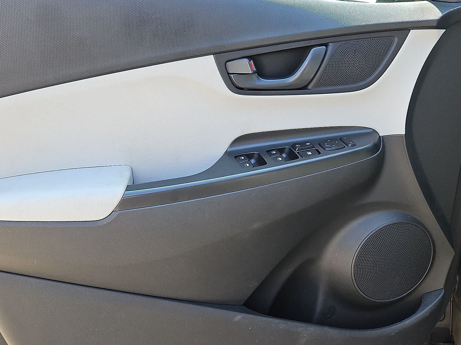Used 2023 Hyundai Kona SEL FWD image 26