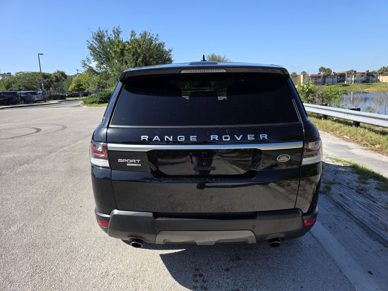 Used 2016 Land Rover Range Rover Sport SE AWD/4WD image 6
