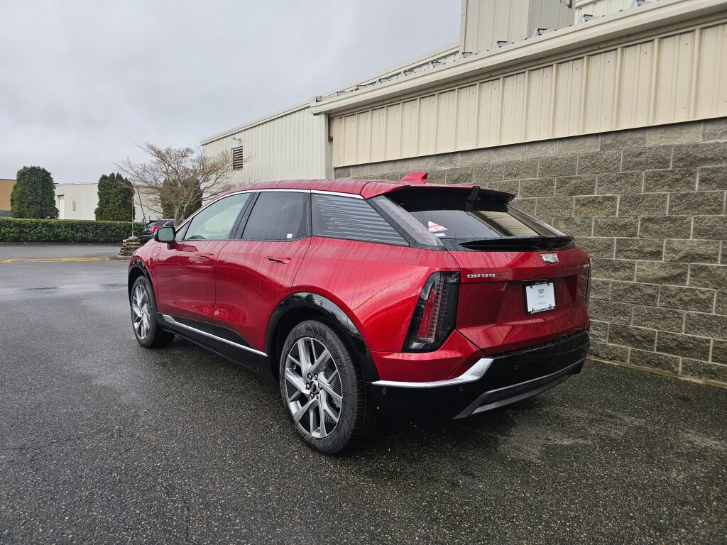 New 2026 Cadillac Optiq Luxury 1 image 4