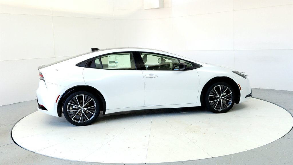 New 2027 Toyota Prius XLE FWD image 6