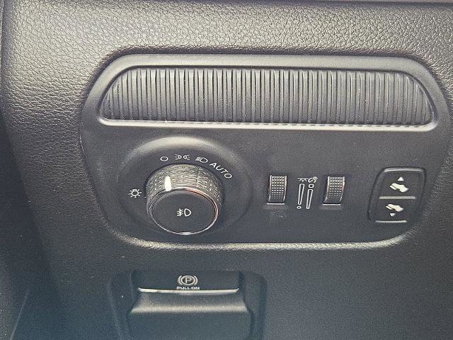 Used 2024 Jeep Wagoneer L 2WD w/ Premium Group I image 18