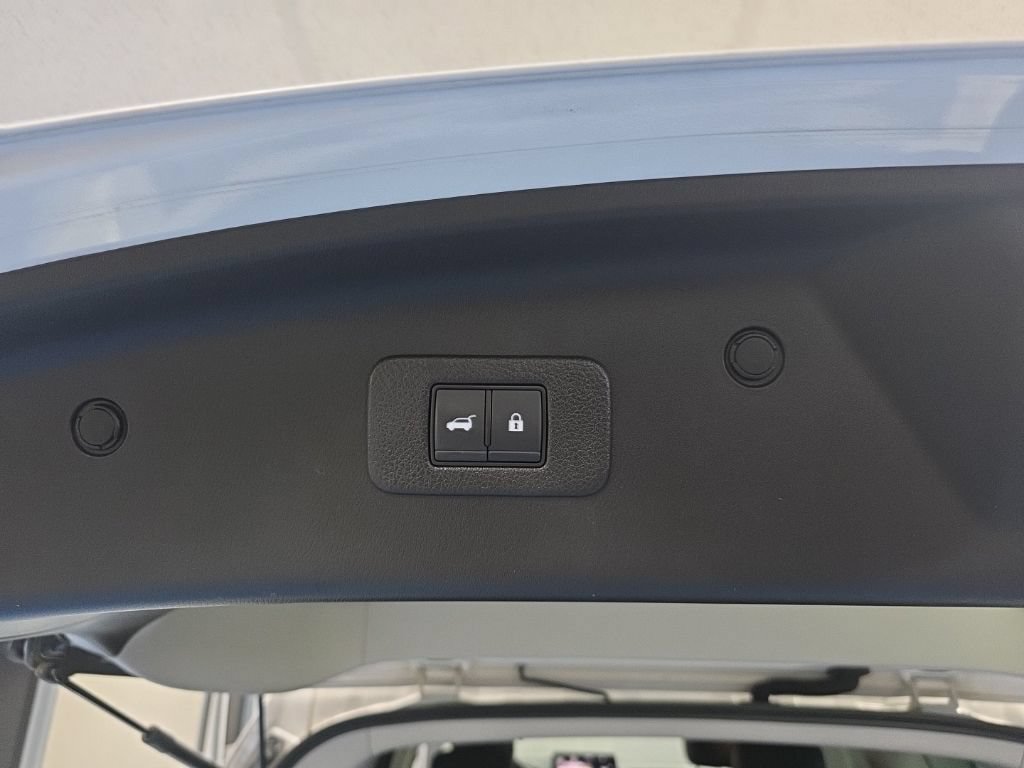 Used 2023 Nissan Armada SL w/ Captain's Chairs Package AWD/4WD image 6