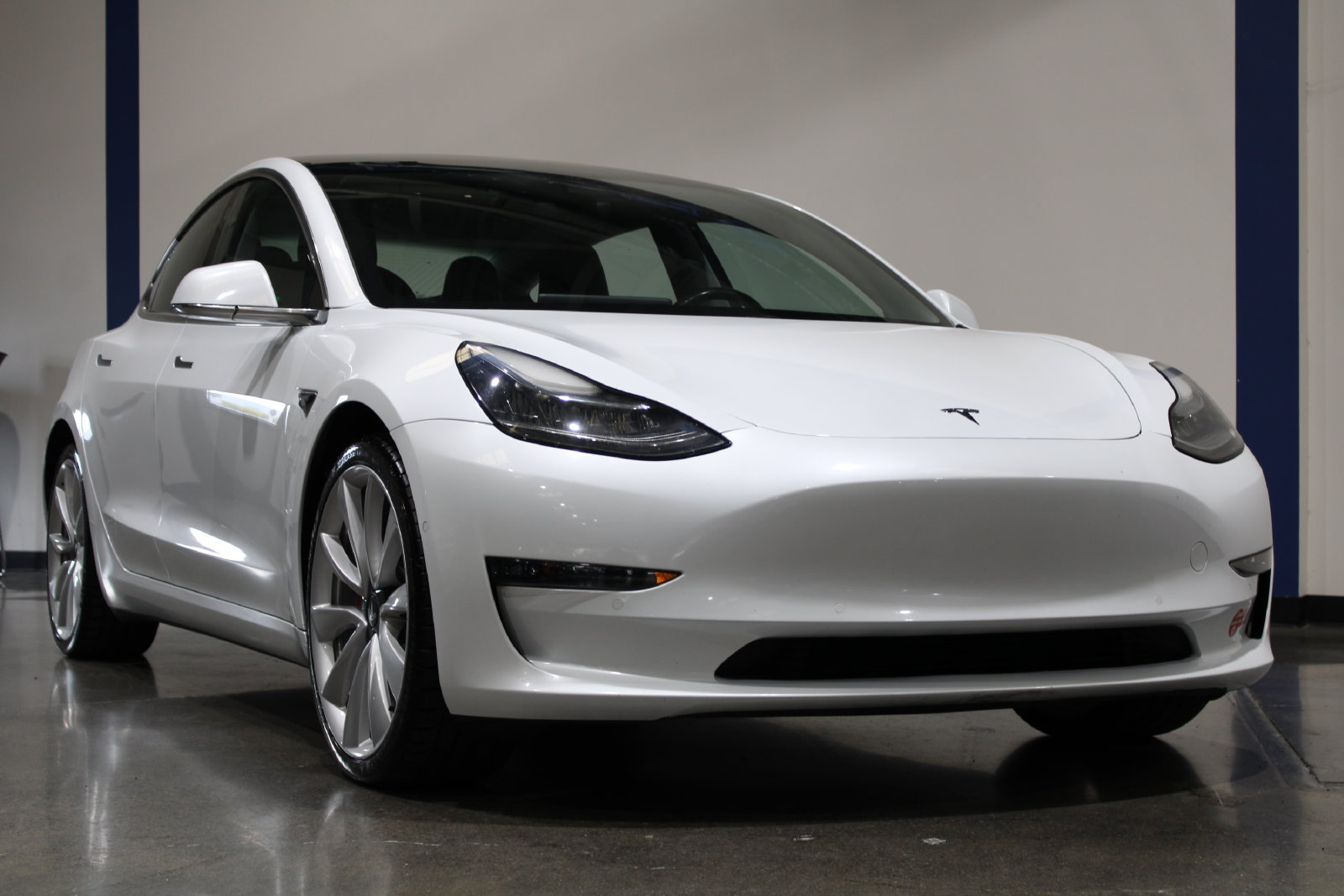 Used 2018 Tesla Model 3 Performance AWD/4WD image 3