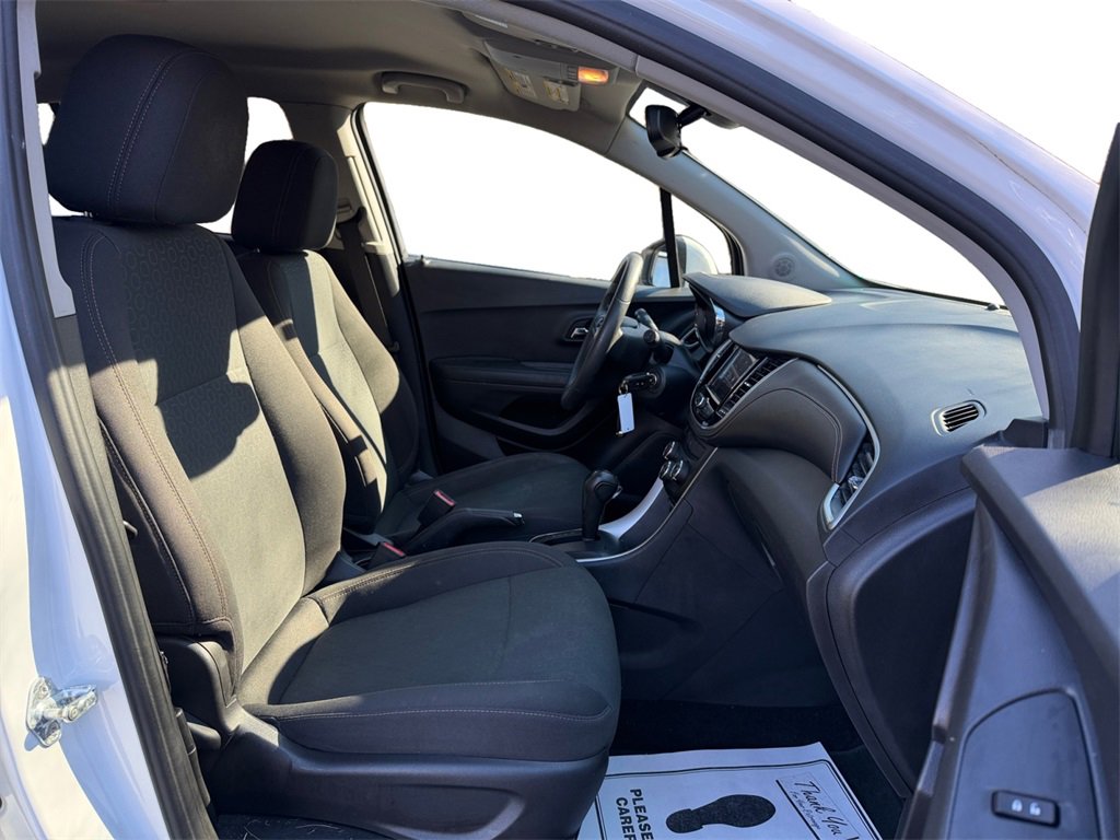 Used 2021 Chevrolet Trax LS w/ Tint and Cruise Package image 12