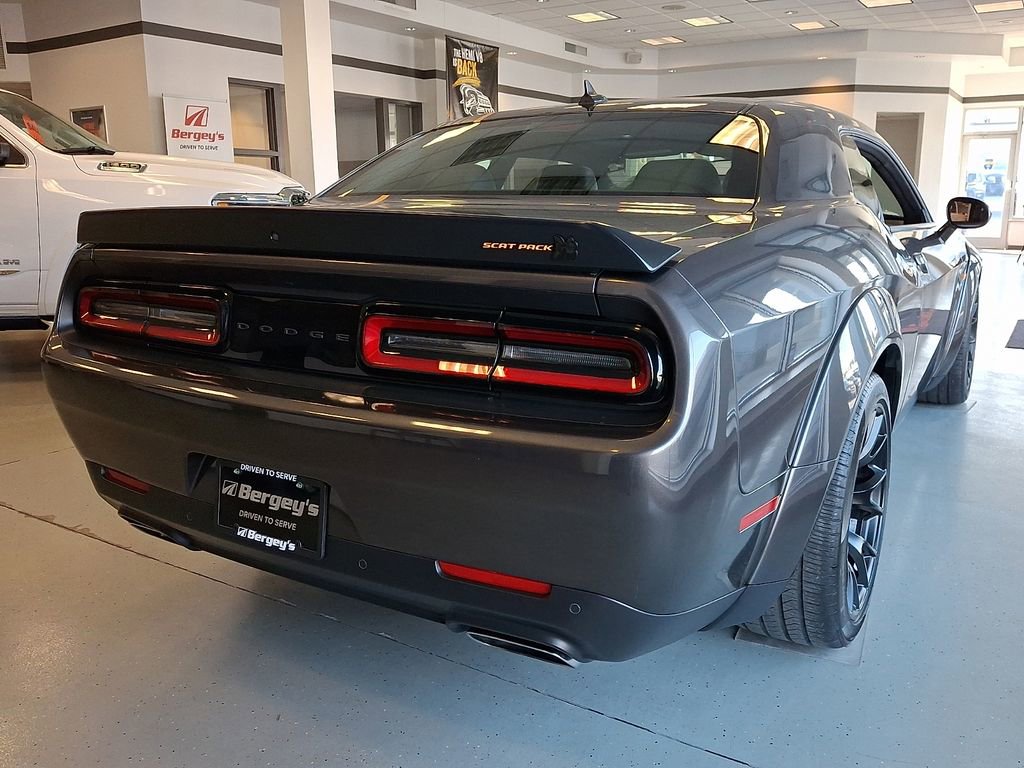 Used 2022 Dodge Challenger R/T Scat Pack image 6
