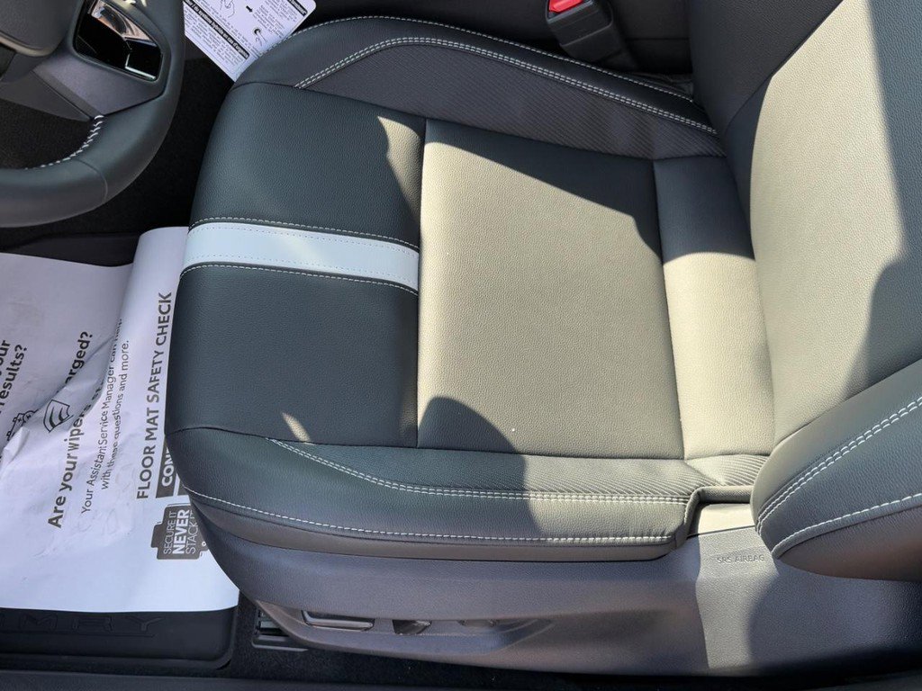 New 2026 Toyota Camry Hybrid image 11