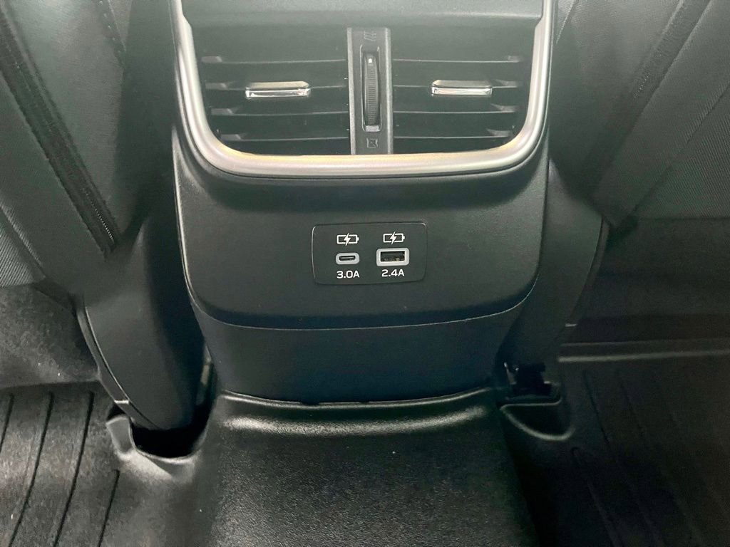 Used 2025 Subaru Outback Premium image 23