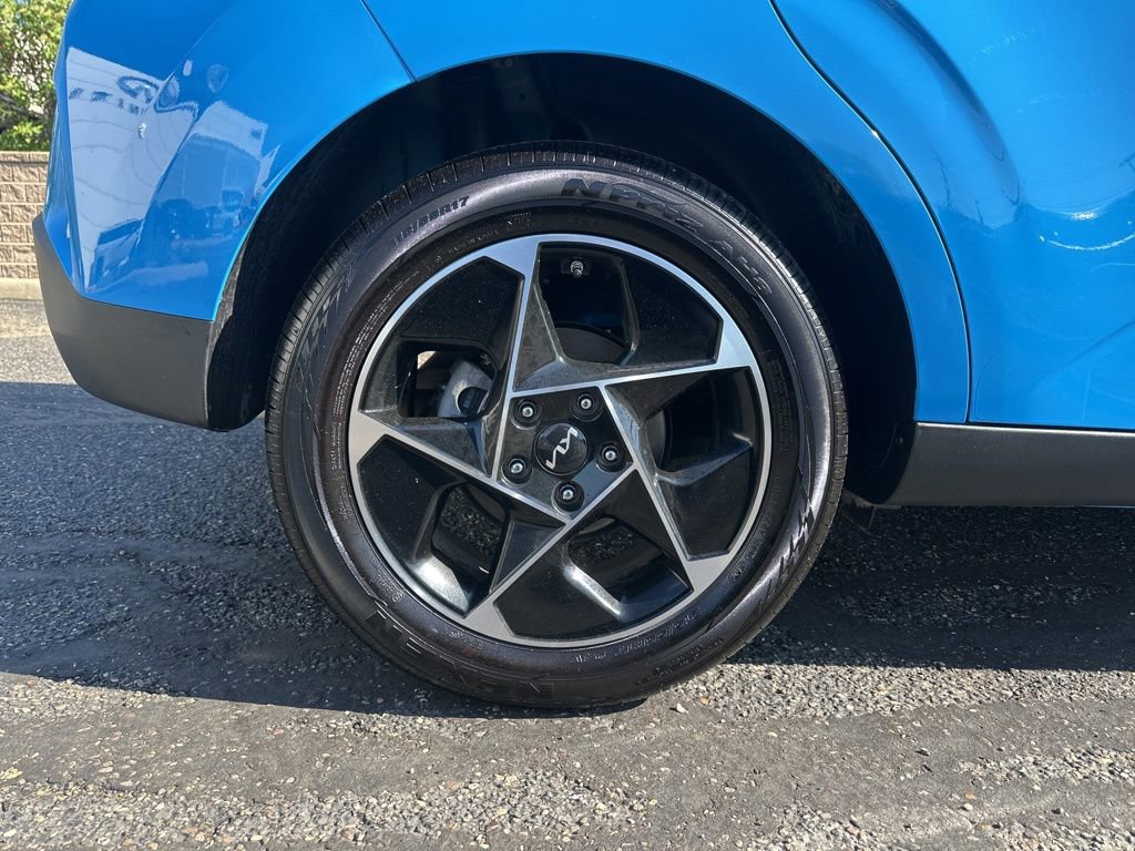 Used 2025 Kia Soul EX FWD image 21