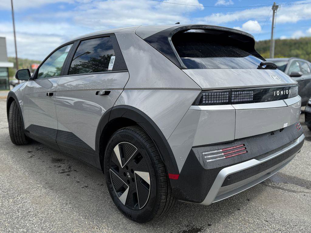 New 2026 Hyundai Ioniq 5 SEL image 3
