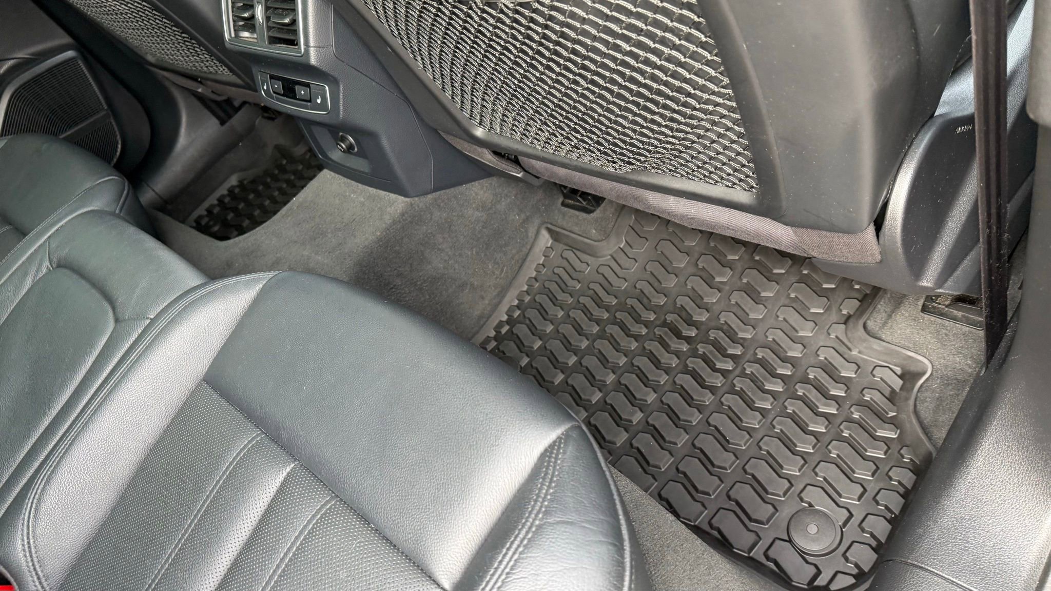 Used 2018 Audi SQ5 Prestige w/ Prestige Package image 43