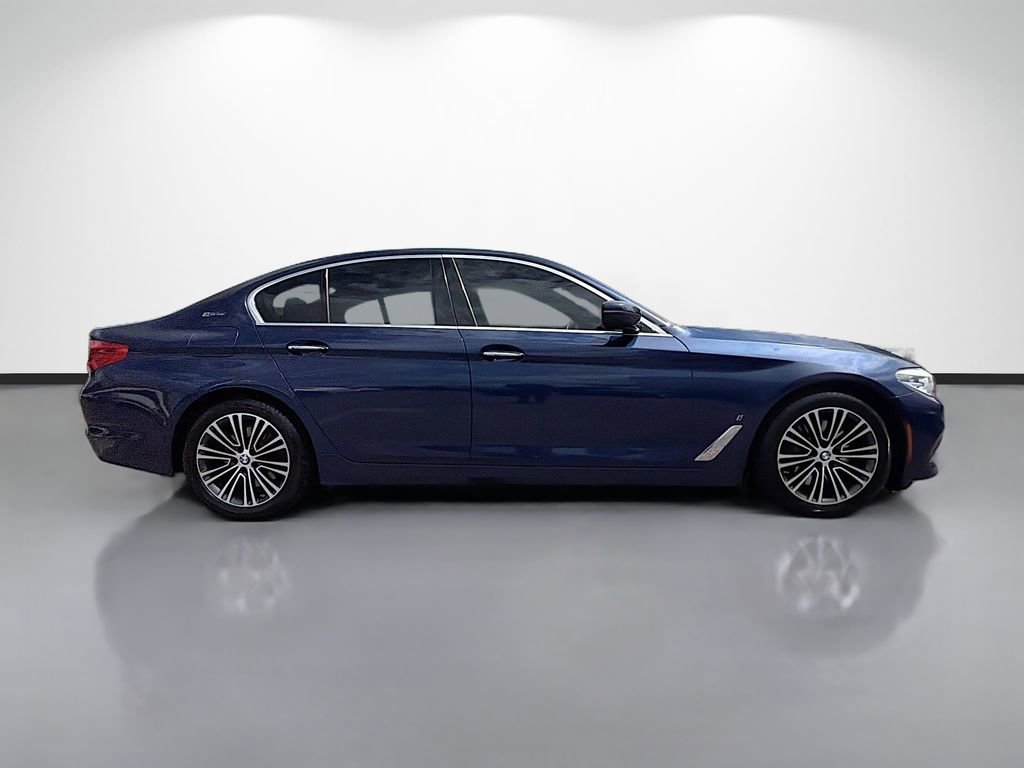 Used 2018 BMW 530e image 2