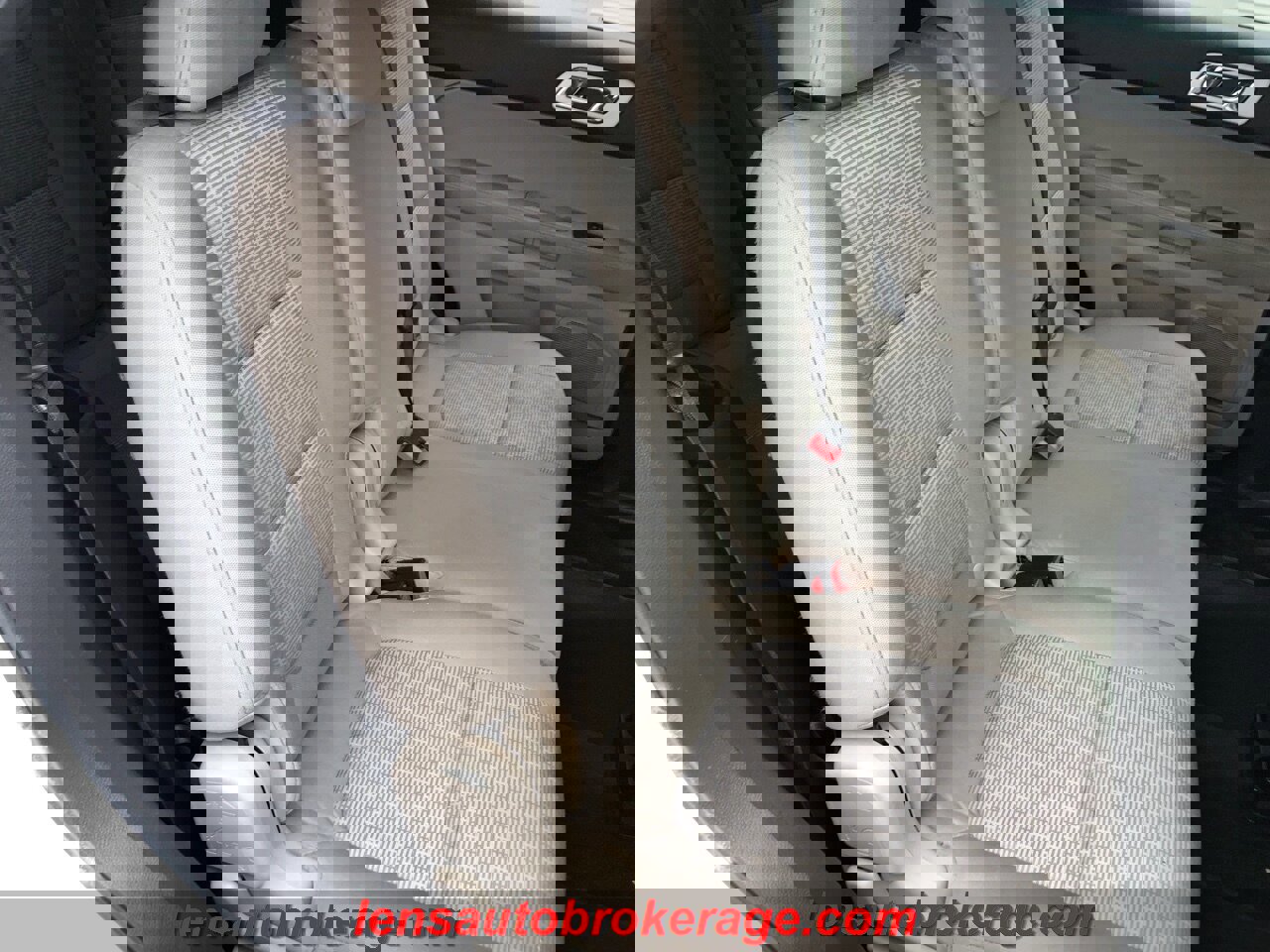 Used 2015 Ford Explorer XLT image 21