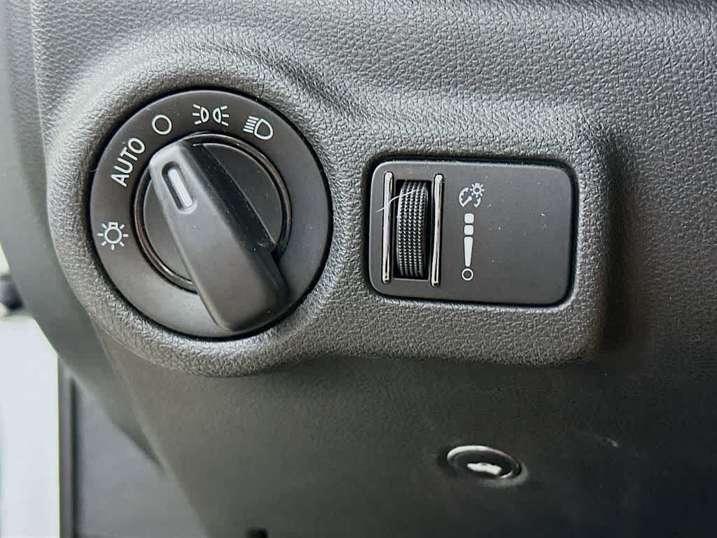 Used 2015 Dodge Dart SXT FWD image 25