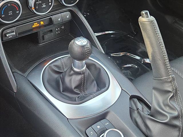 Used 2021 MAZDA MX-5 Miata RF Grand Touring RWD image 12