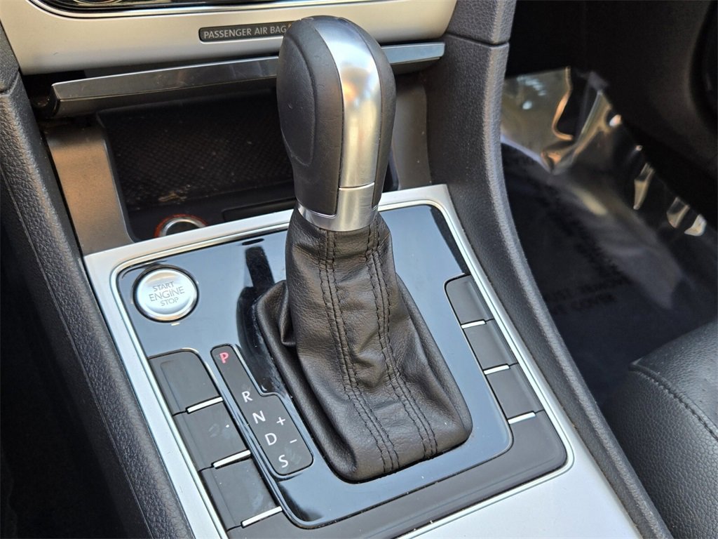 Used 2019 Volkswagen Passat 2.0T Wolfsburg w/ Wheels & Sunroof Package image 23