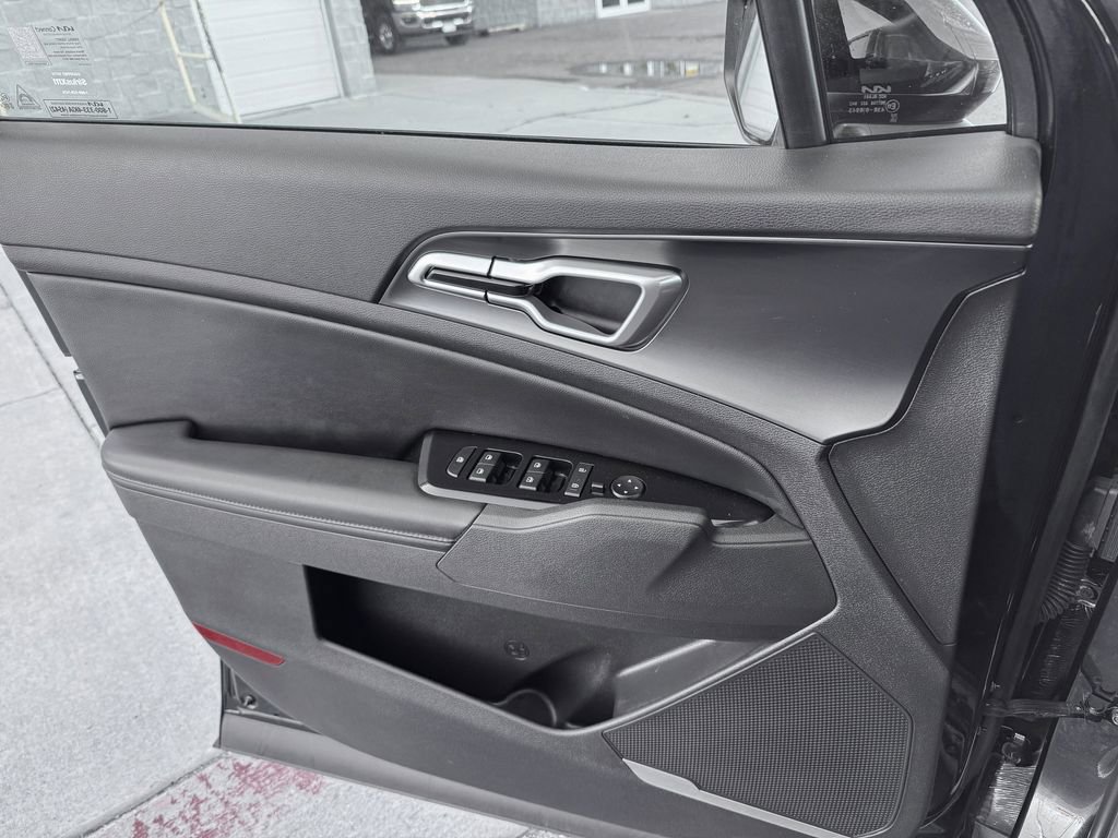 Used 2023 Kia Sportage EX image 11