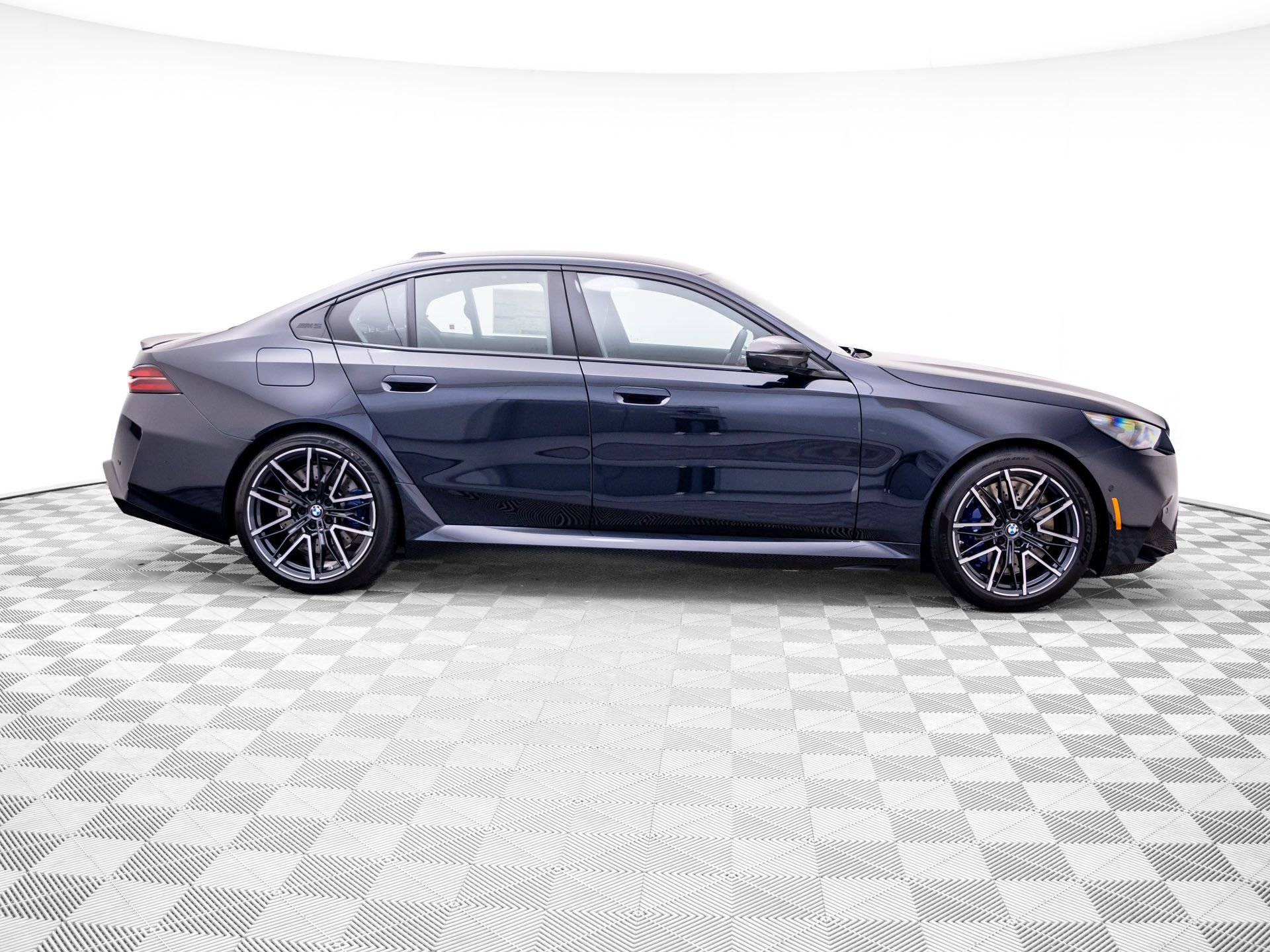 New 2027 BMW M5 w/ Carbon Package AWD/4WD image 8