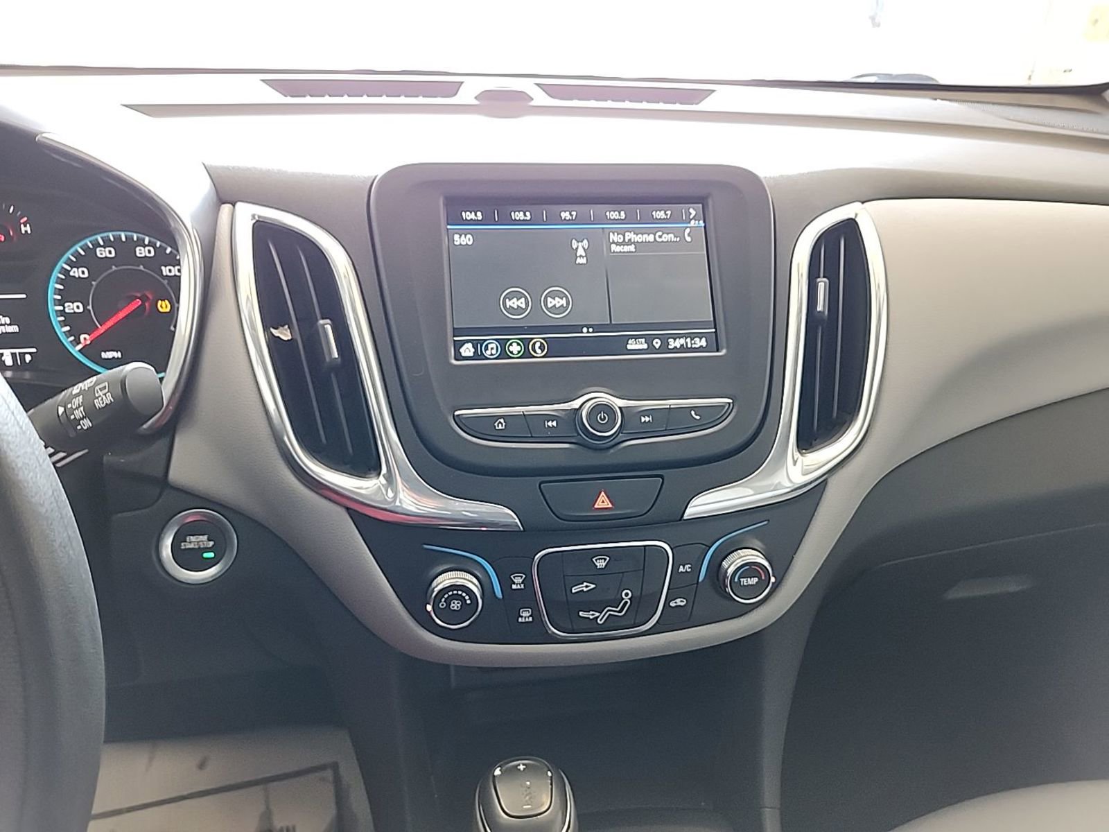 Used 2019 Chevrolet Equinox LS w/ LS Convenience Package image 9