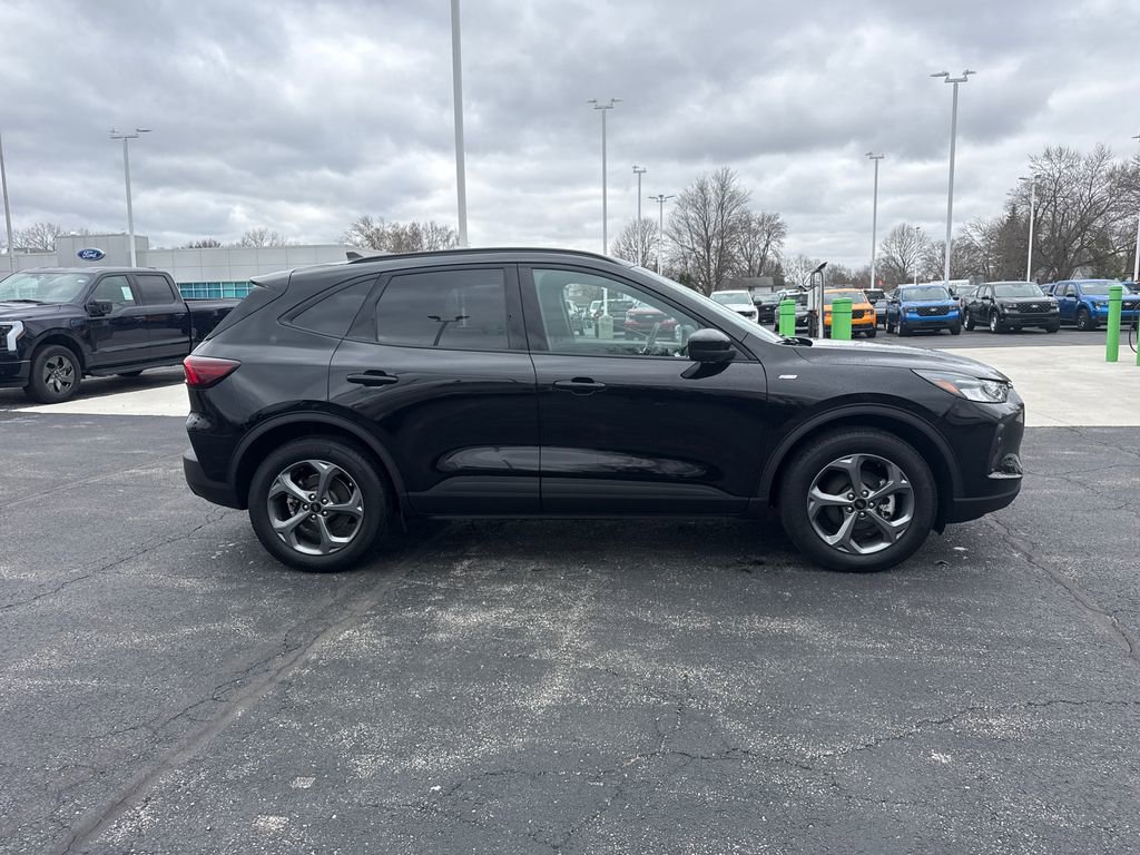 Used 2025 Ford Escape ST-Line Elite w/ Tech Pack #2 image 6