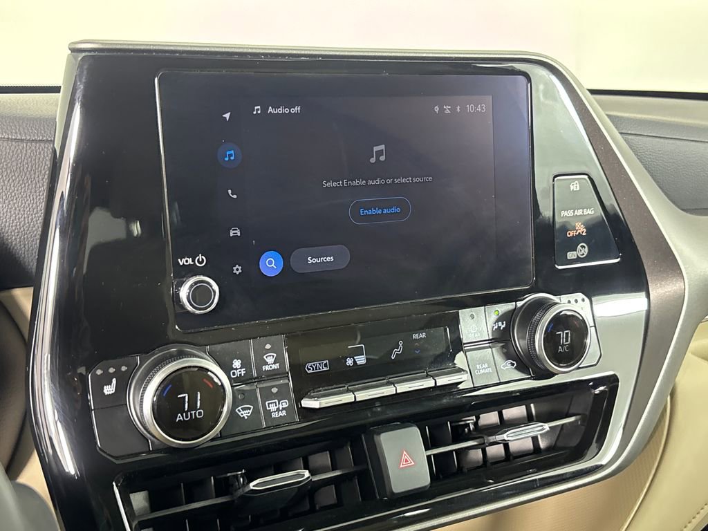 Certified 2025 Toyota Highlander XLE image 19