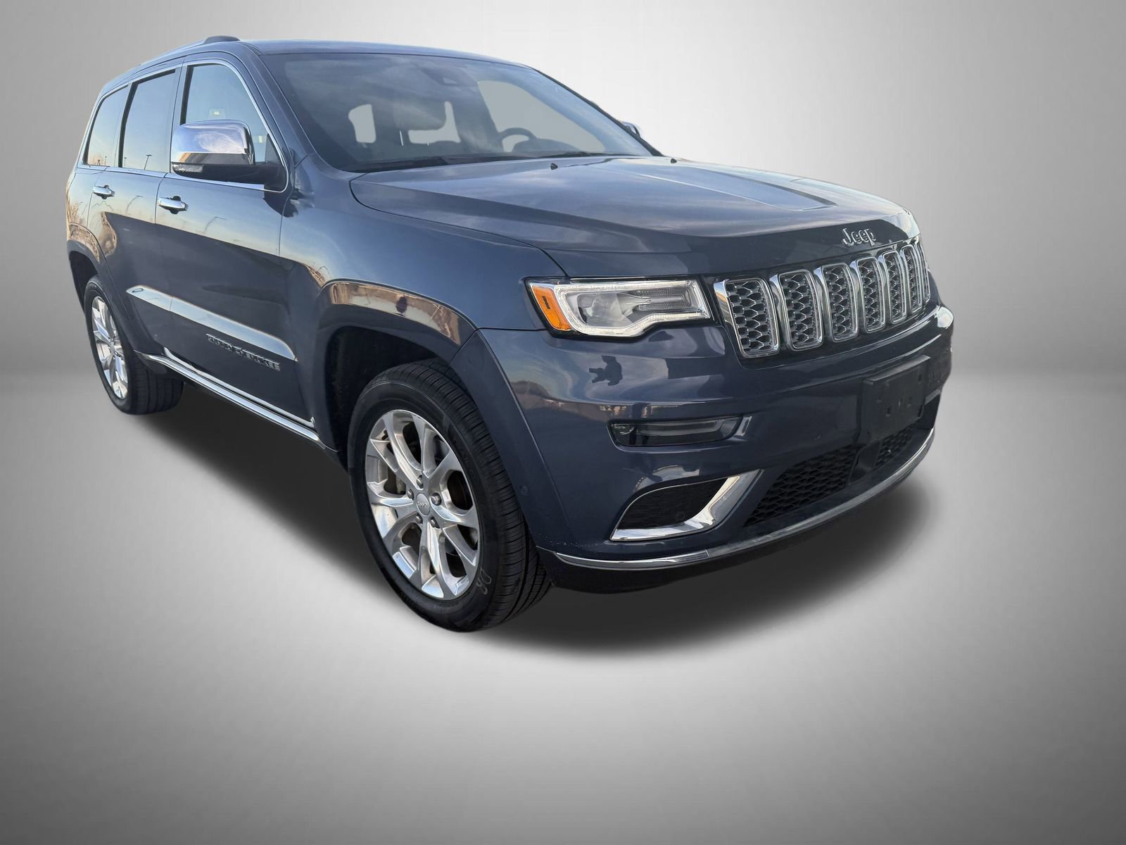 Used 2021 Jeep Grand Cherokee Summit image 2