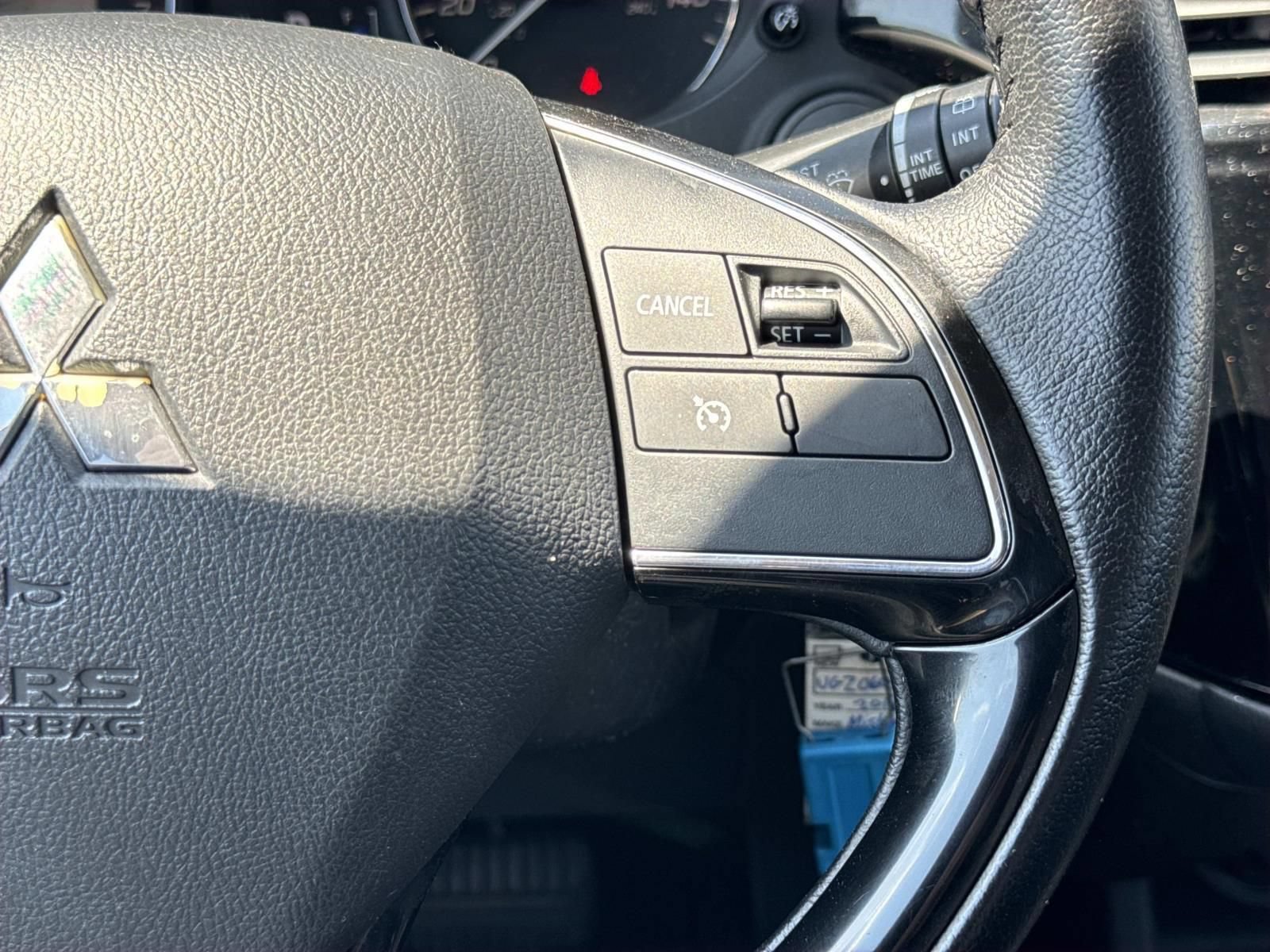 Used 2016 Mitsubishi Outlander ES AWD/4WD image 13