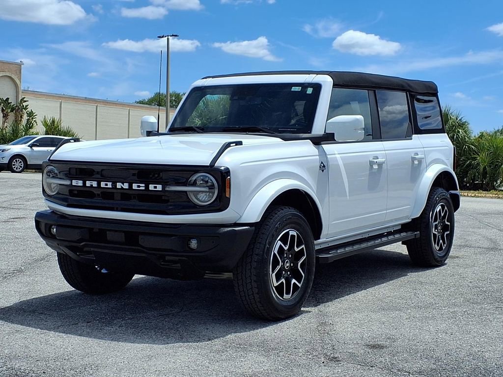 Used 2023 Ford Bronco Outer Banks AWD/4WD image 3