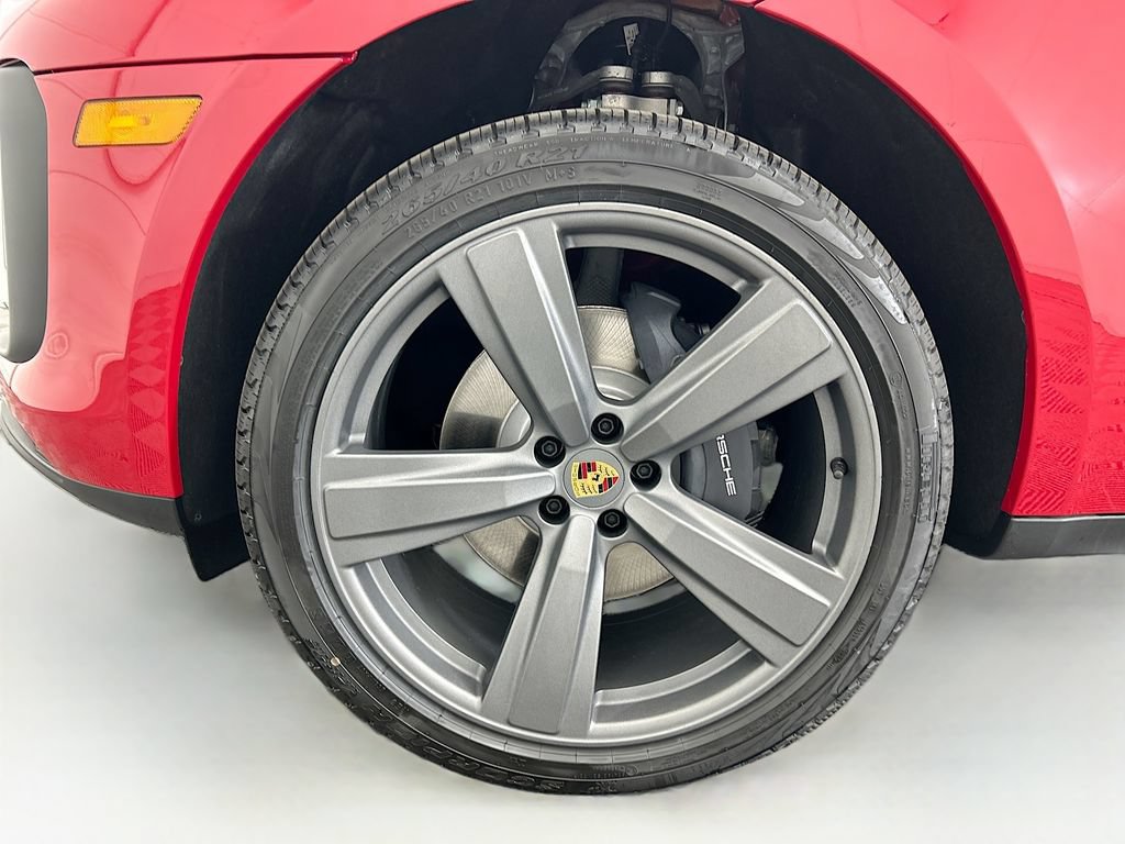 Used 2026 Porsche Macan AWD/4WD image 31