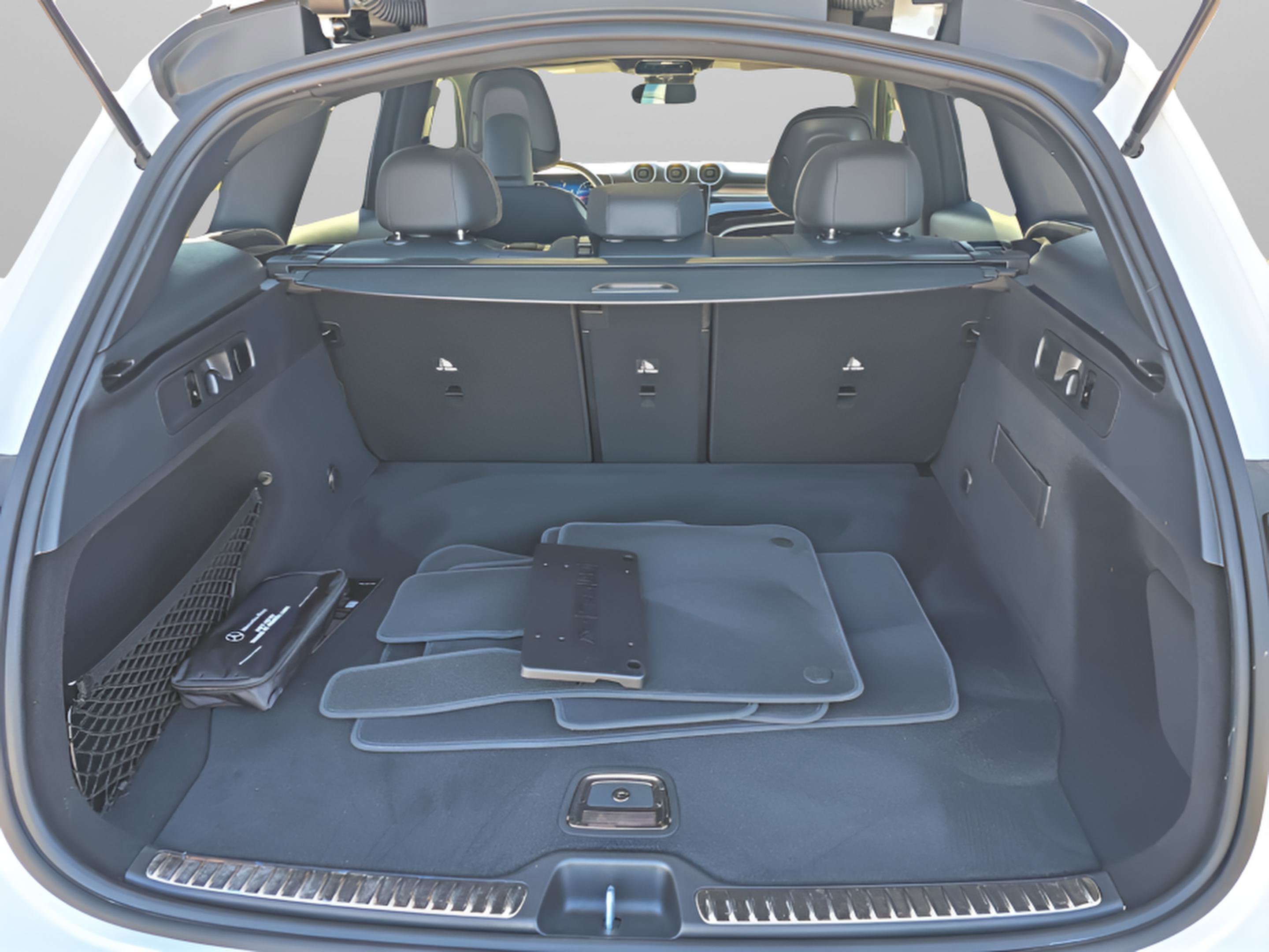 Certified 2026 Mercedes-Benz GLC 300 image 8