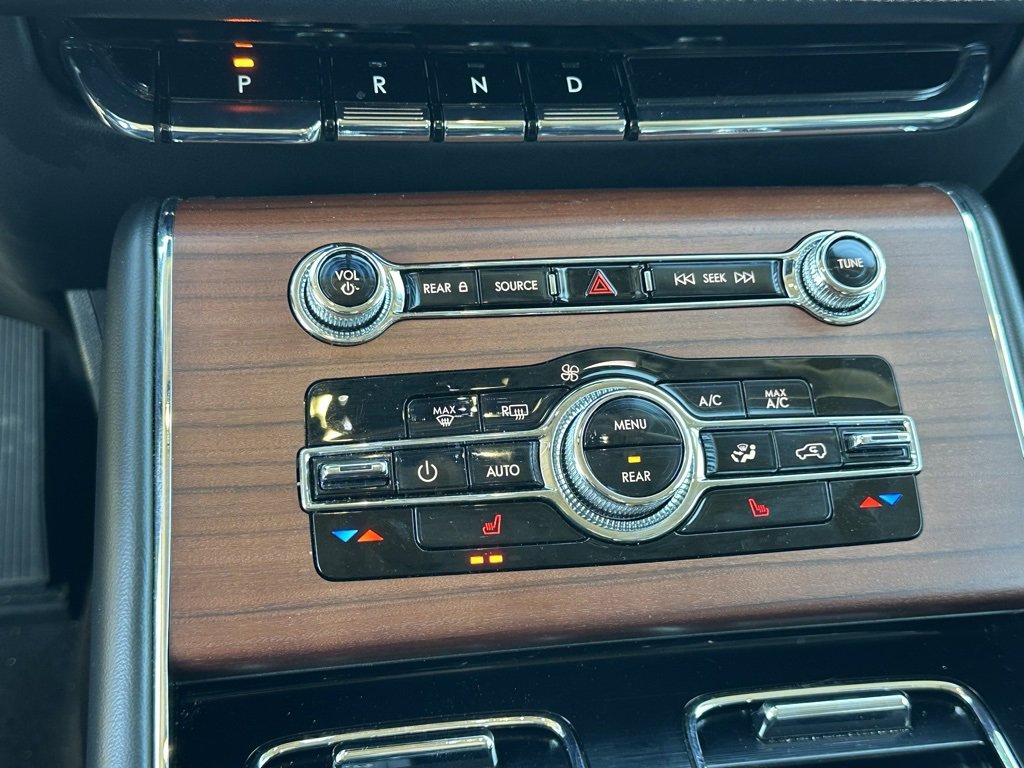 Used 2023 Lincoln Aviator Reserve image 27