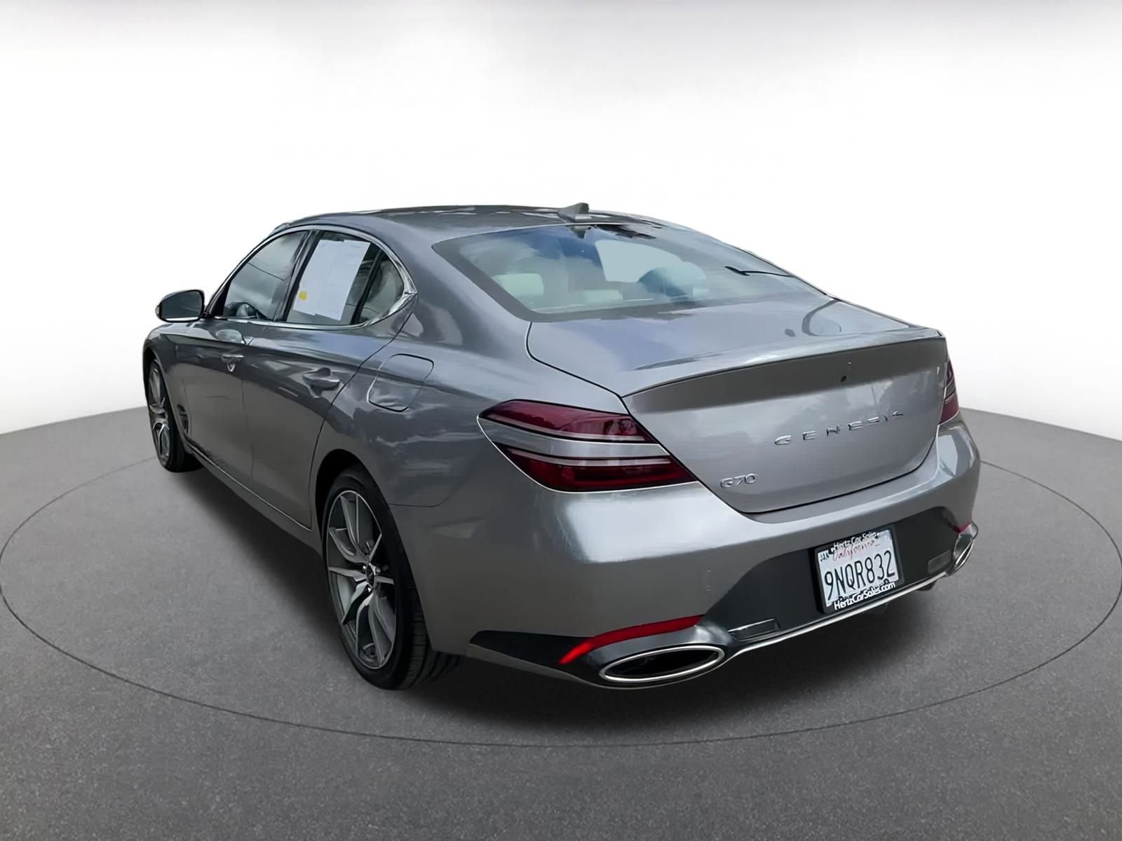 Used 2025 Genesis G70 2.5T image 11