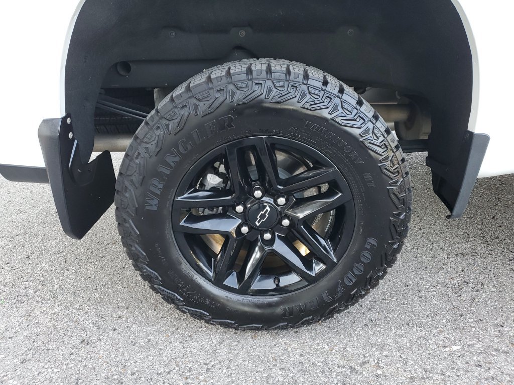 Used 2025 Chevrolet Silverado 1500 Custom Trail Boss AWD/4WD image 5
