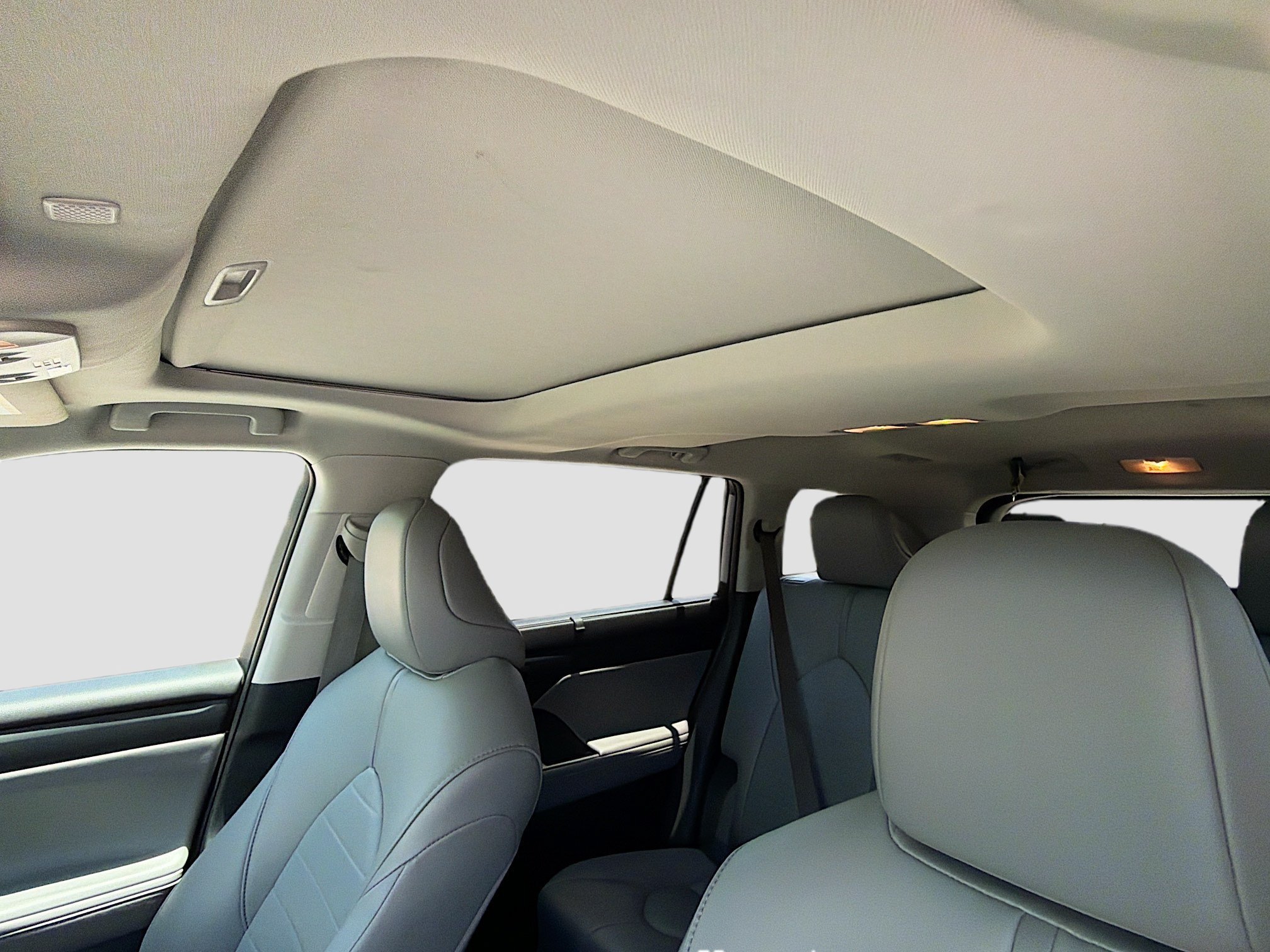 Used 2021 Toyota Highlander XLE AWD/4WD image 27