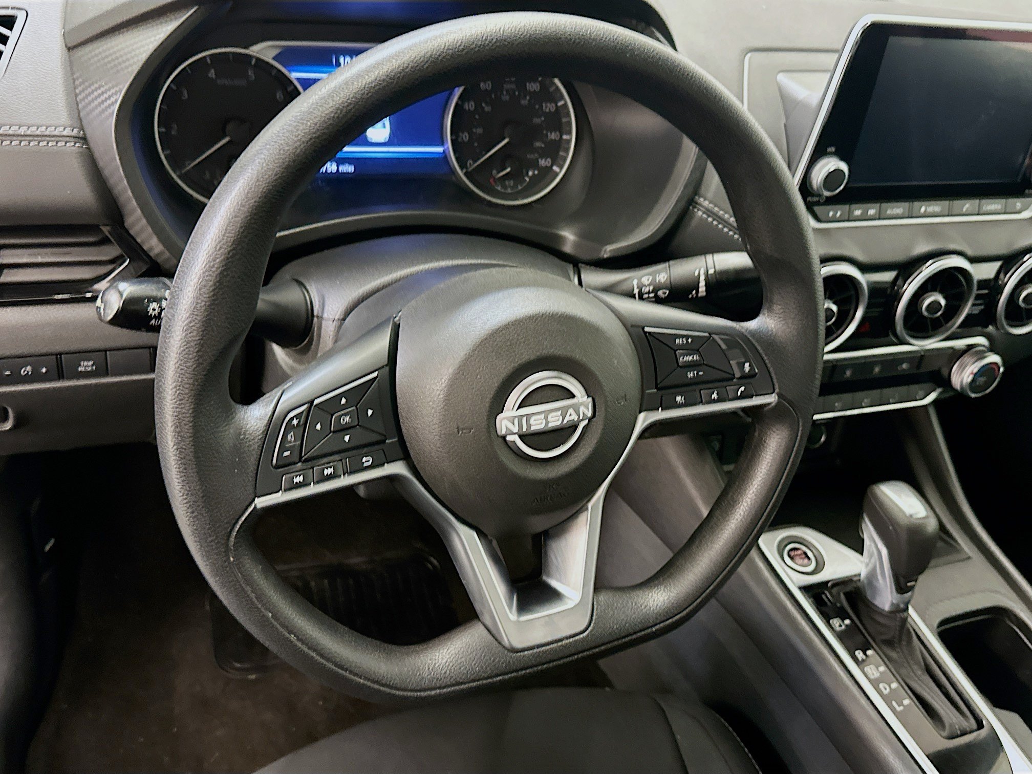 Used 2024 Nissan Sentra SV FWD image 18