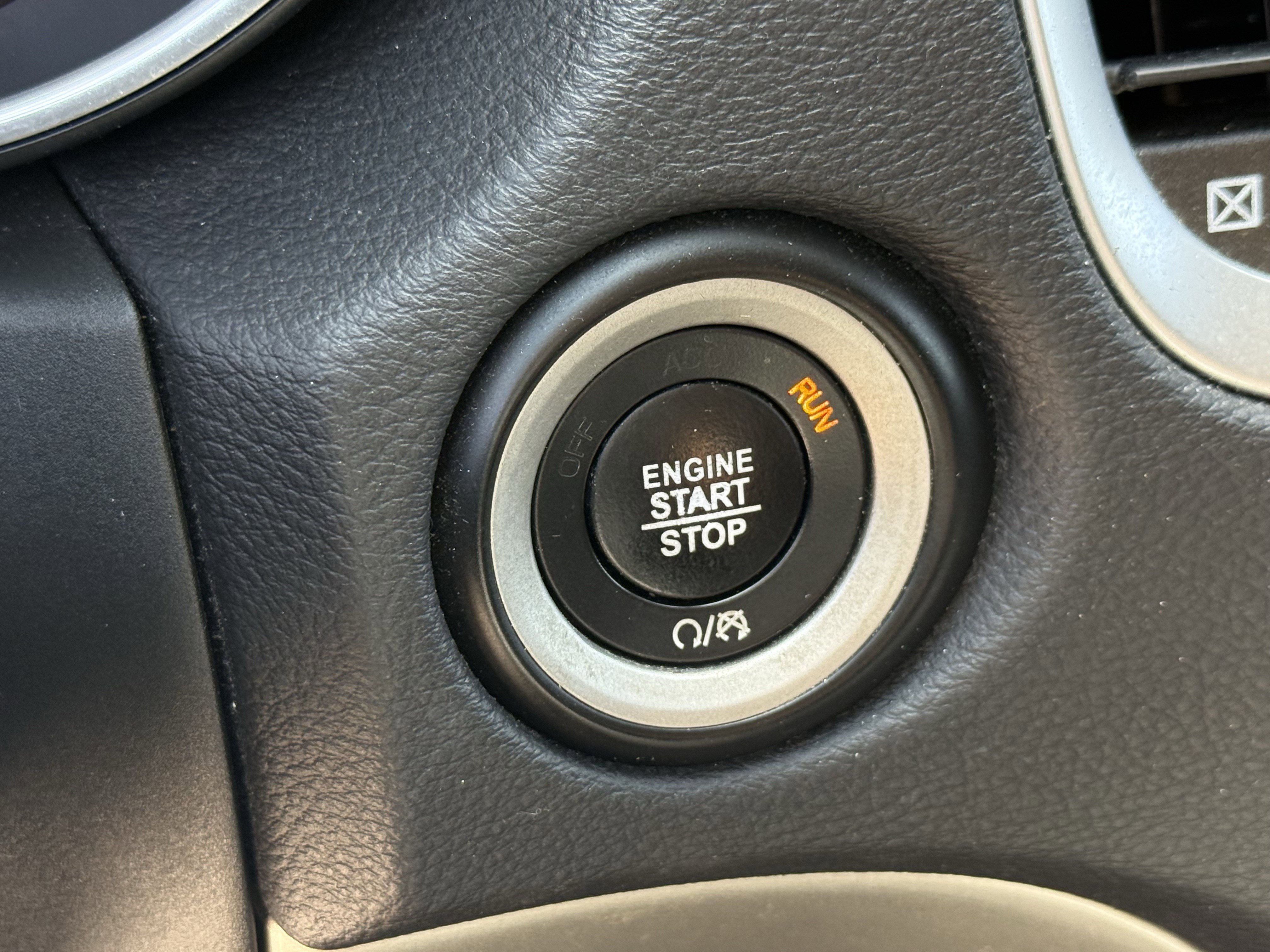 Used 2020 Dodge Durango SXT w/ 3rd Row Seating Group image 24