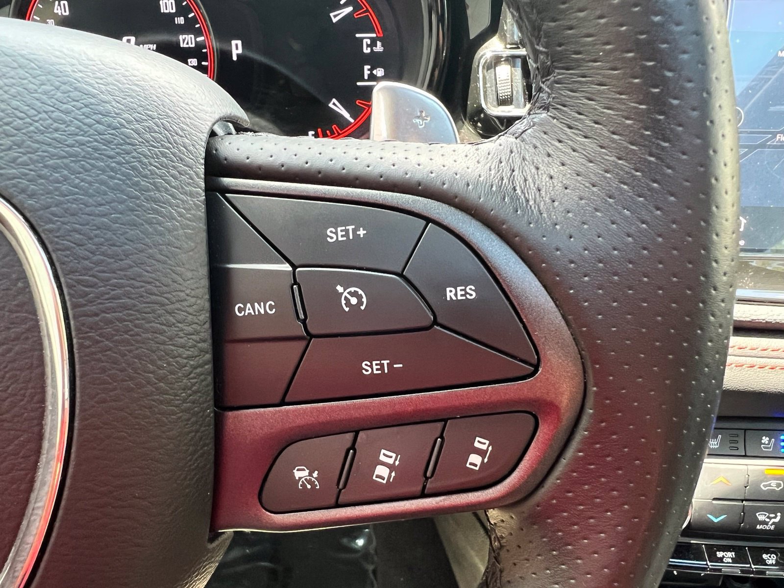 Used 2023 Dodge Durango R/T RWD image 35