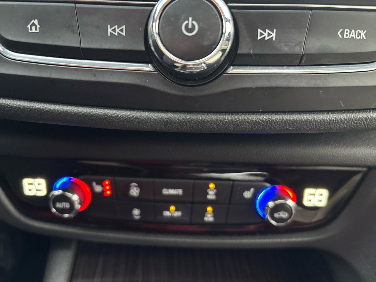 Used 2019 Buick Regal Avenir w/ Driver Confidence Package II image 15