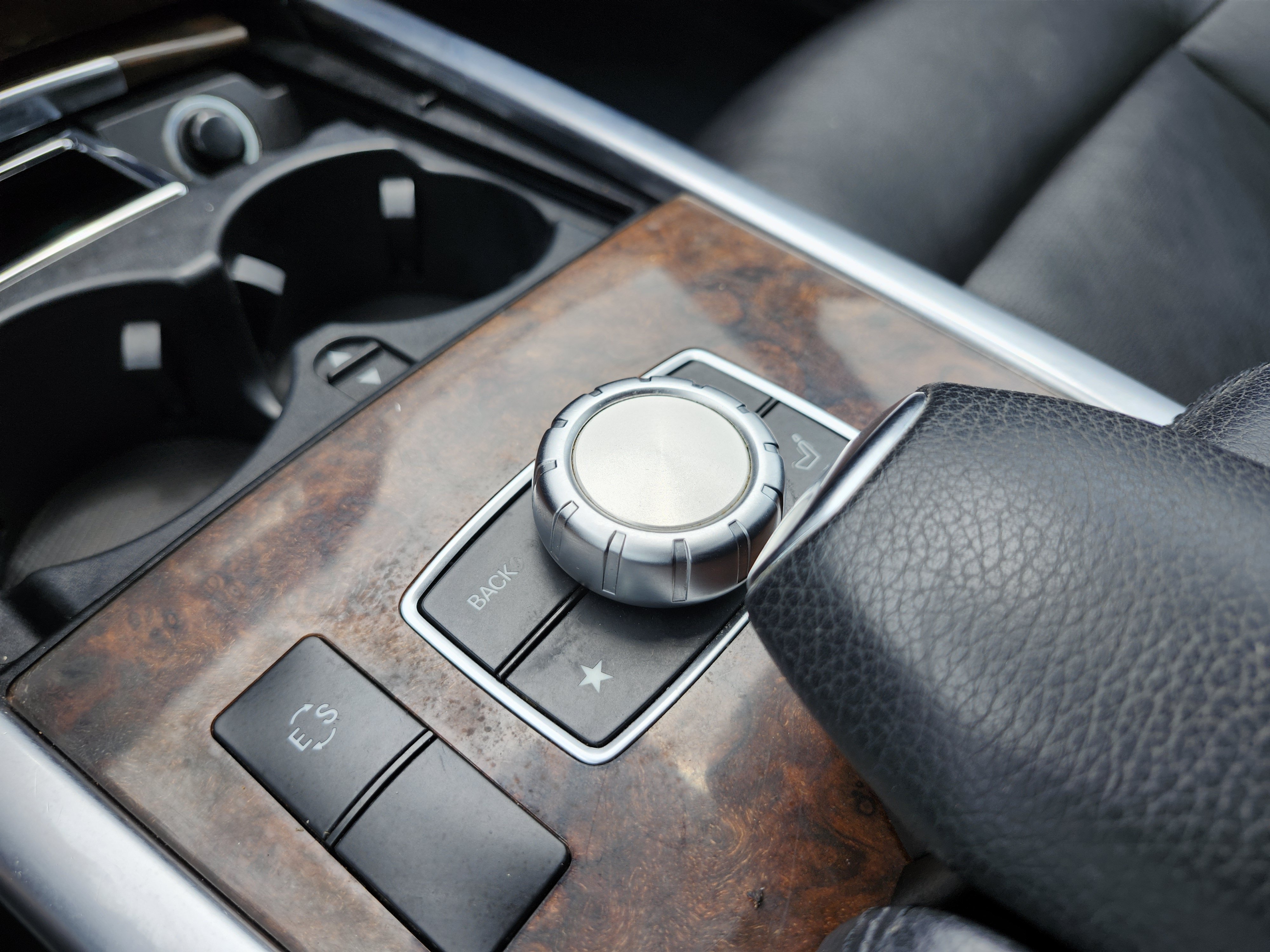 Used 2014 Mercedes-Benz E 350 4MATIC Wagon image 32
